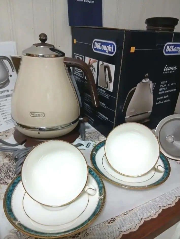 デロンギ 電気ケトル　ハリオ タンブラー　ノリタケ カップ＆ソーサー　ドリッパー