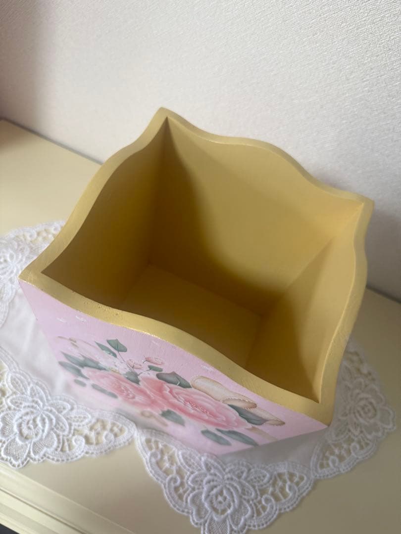 トールペイント作品　ピンクのバラ柄木製　ダストボックス