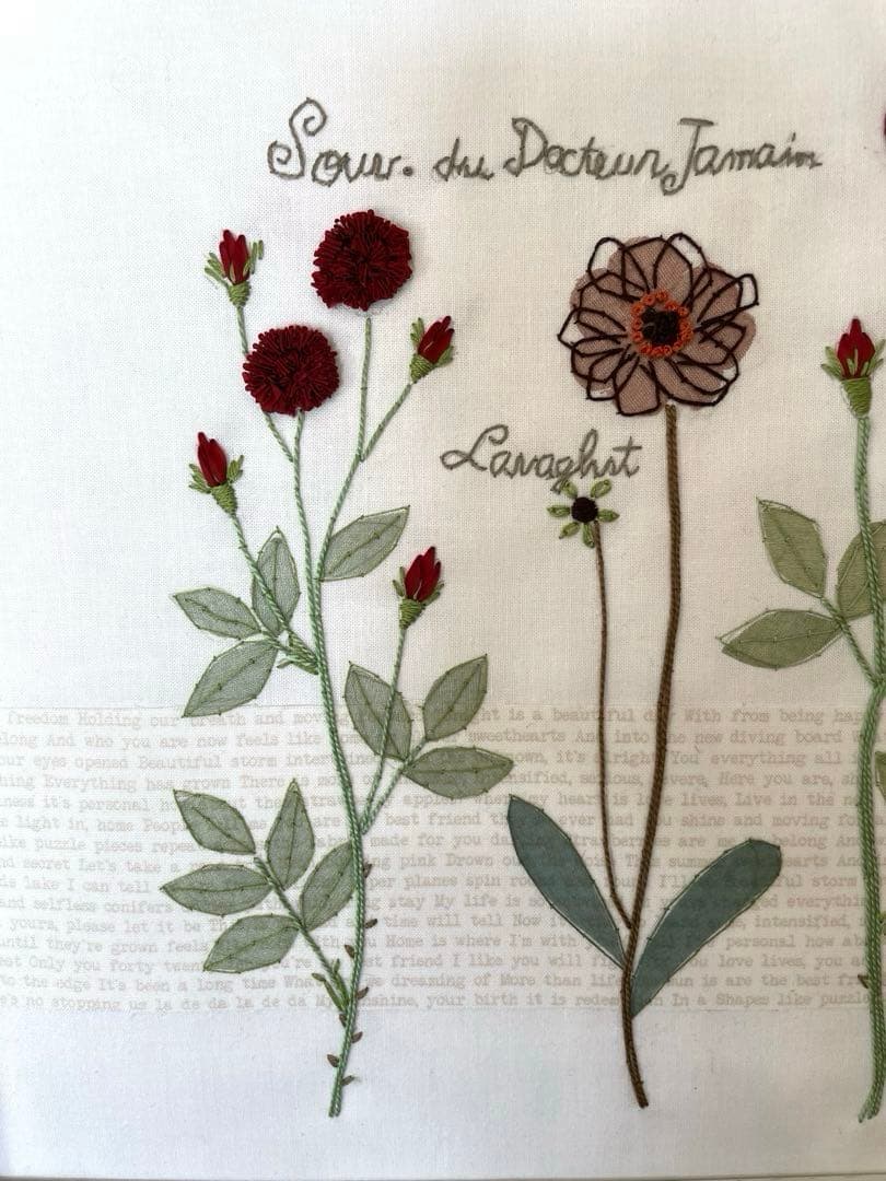 青木和子　刺繍　完成品　バラの咲く庭　「ダークカラーの薔薇」　12