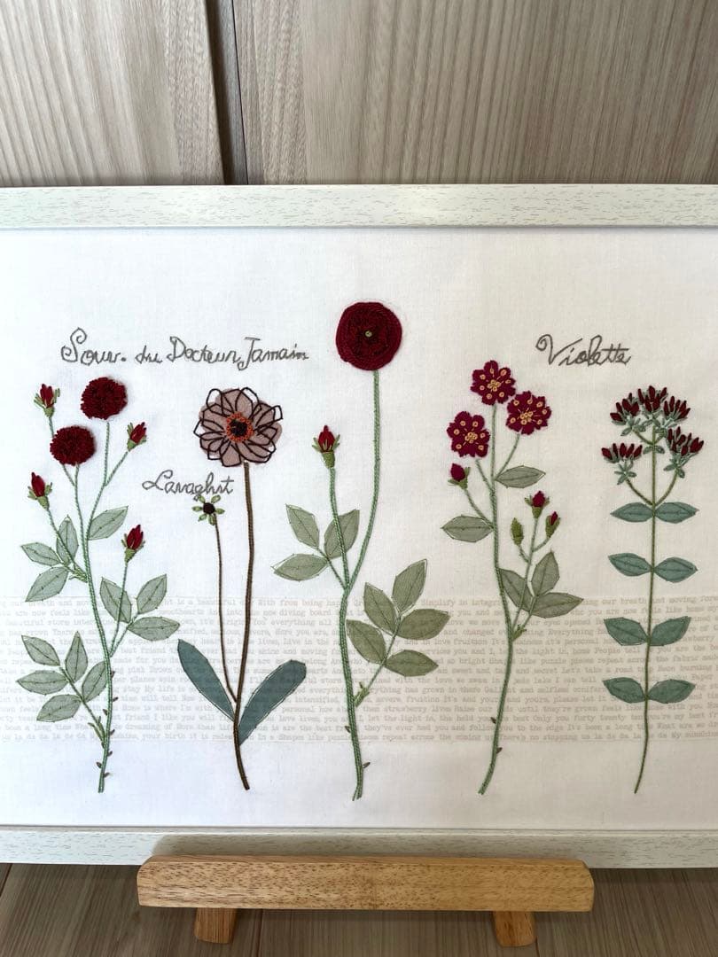 青木和子　刺繍　完成品　バラの咲く庭　「ダークカラーの薔薇」　12