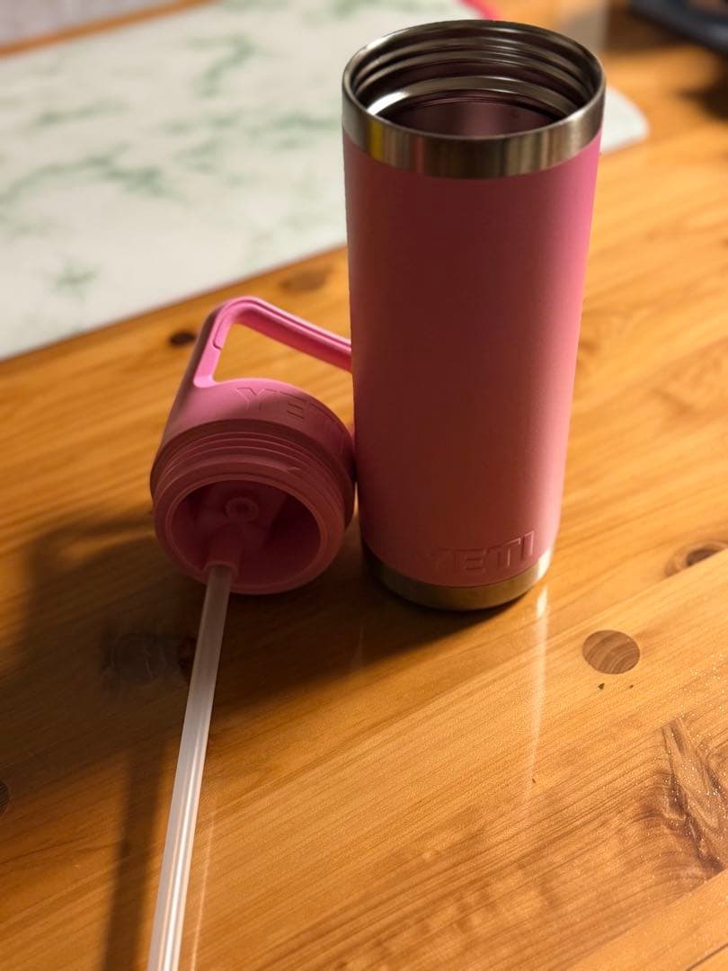 YETI RAMBLER BOTTLE 18oz ピンク
