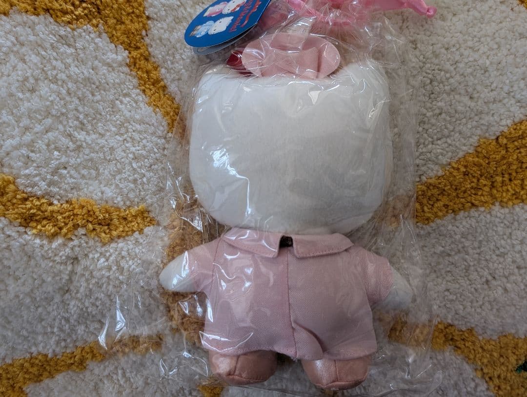 【激レア商品】ナースキティぬいぐるみ
