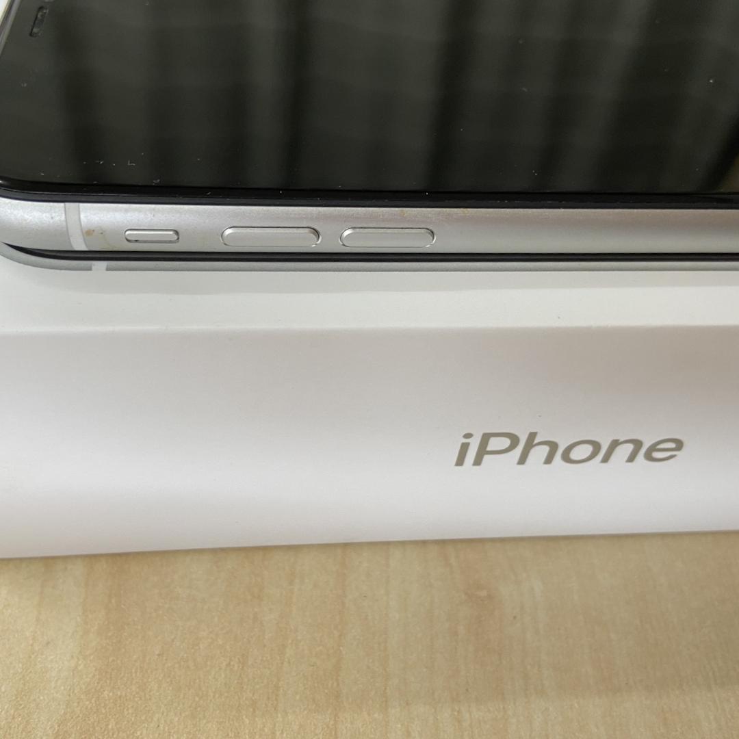 Apple iPhone XR 64GB ホワイト 本体 +イヤホン