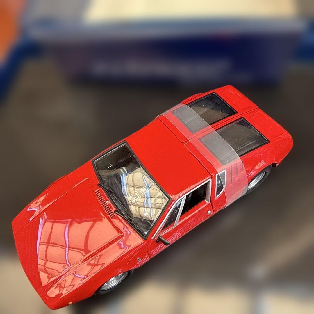 No118.ミニチャンプスDe Tomaso Mangusta 1969 Red
