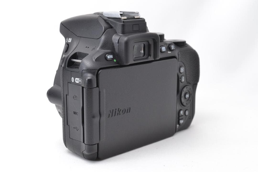 ■ 美品 S数4,016回 ■ ニコン　Nikon D5600 レンズキット