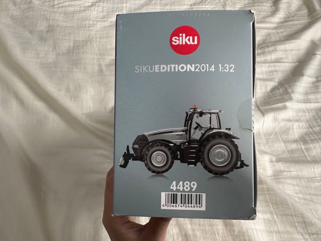 siku 1/32 トラクター