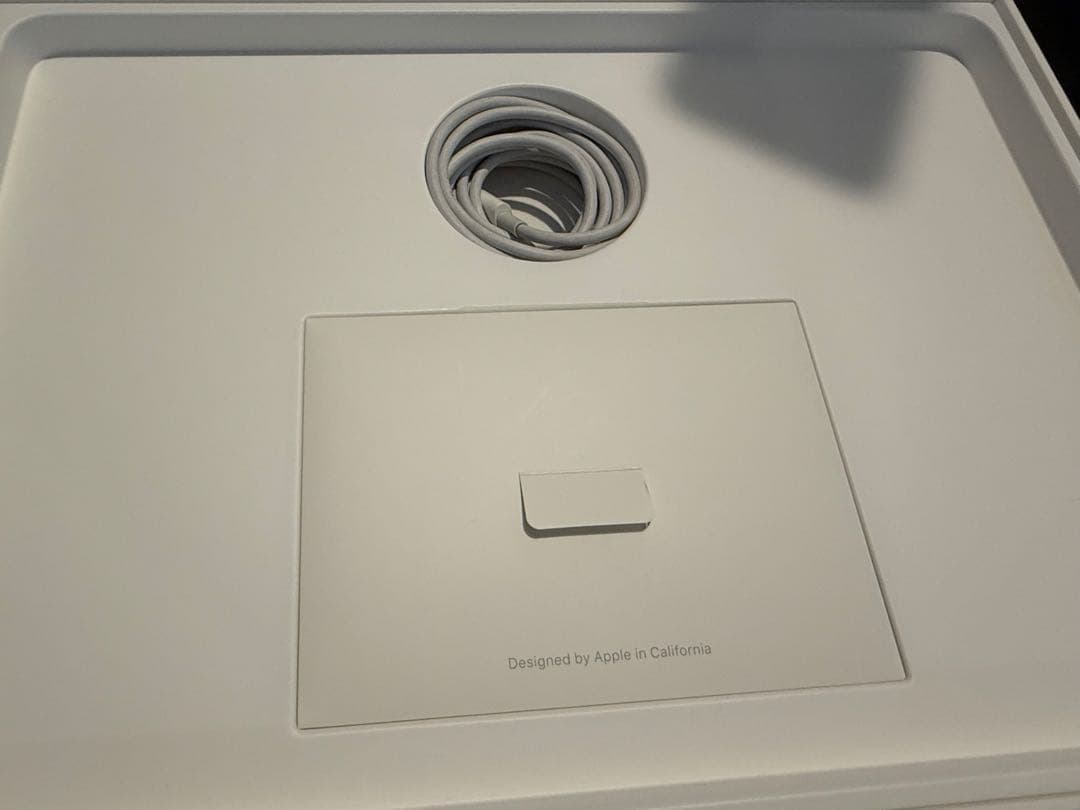 Apple MacBook pro本体 画面不良 小傷あり