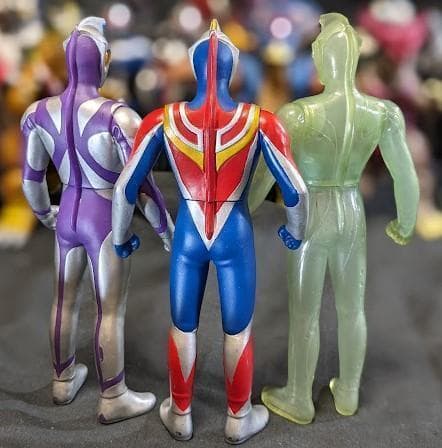 ウルトラマンコスモス＆登場怪獣・宇宙人（バンダイ）ソフビ17体セット