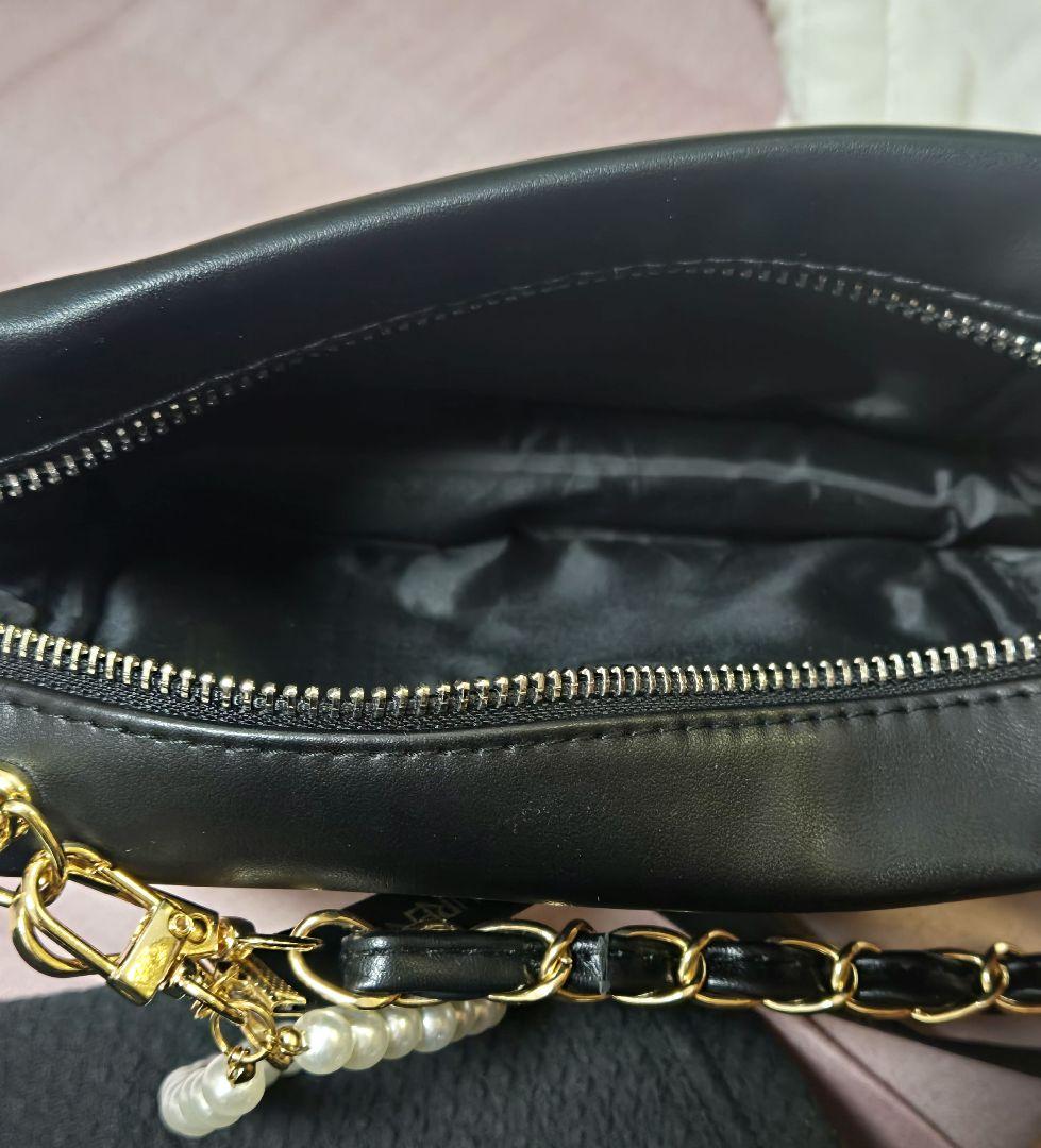 Yves Saint Laurent ノベルティ ショルダーバッグ ブラック