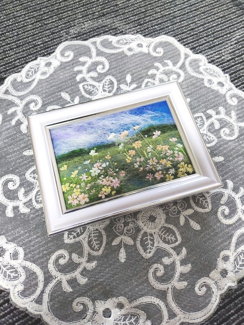 羊毛フェルト　ハンドメイド　フレーム　刺繍　絵画　春色の花畑