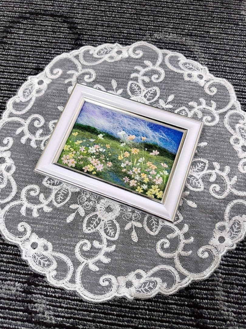 羊毛フェルト　ハンドメイド　フレーム　刺繍　絵画　春色の花畑