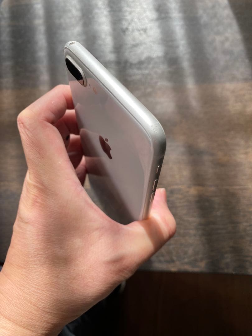 iPhone8 plus ホワイト64GB バッテリー80%