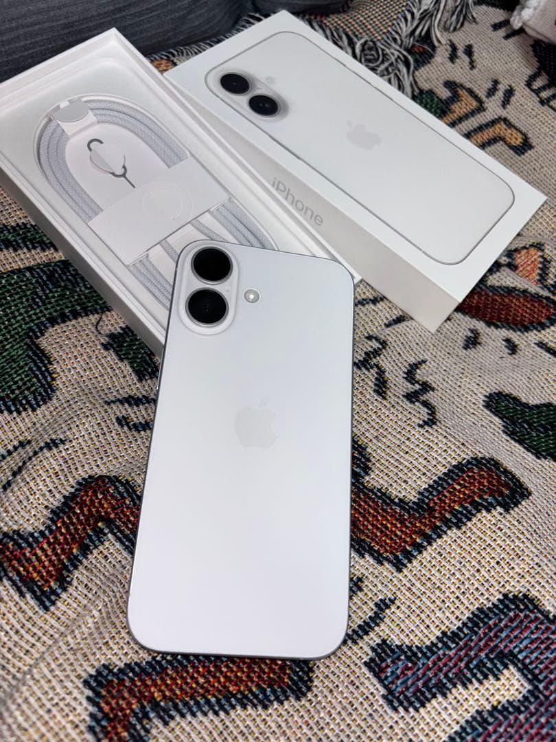 Apple iPhone 16 128GB 未使用　ホワイト