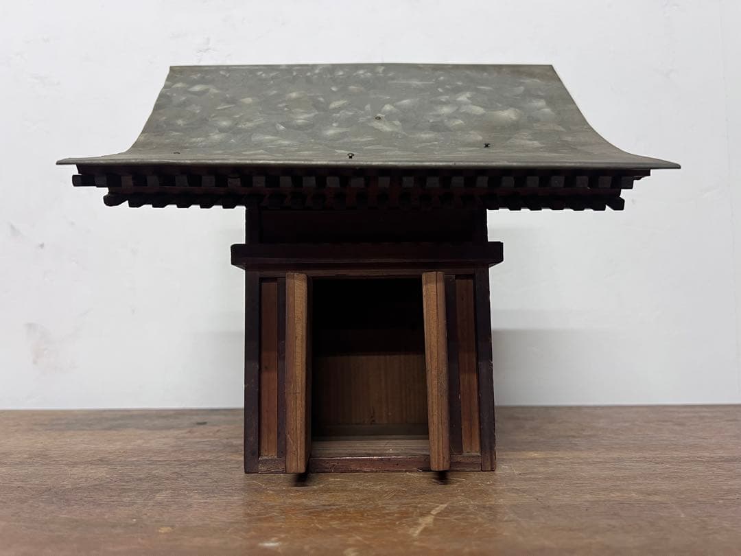古民具 神棚 祠 ミニ神殿 木製 トタン屋根 古道具 レトロ