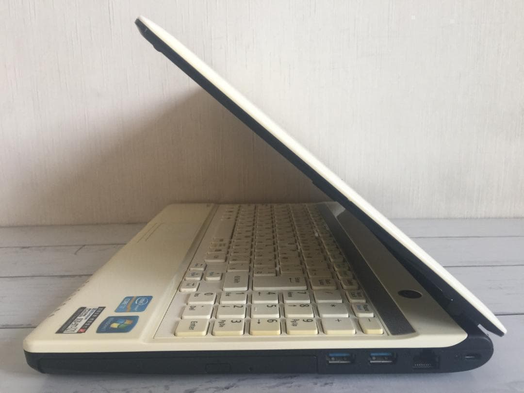 NEC PC-LM750FS6W 13.3型液晶 コンパクト テンキ付きノート