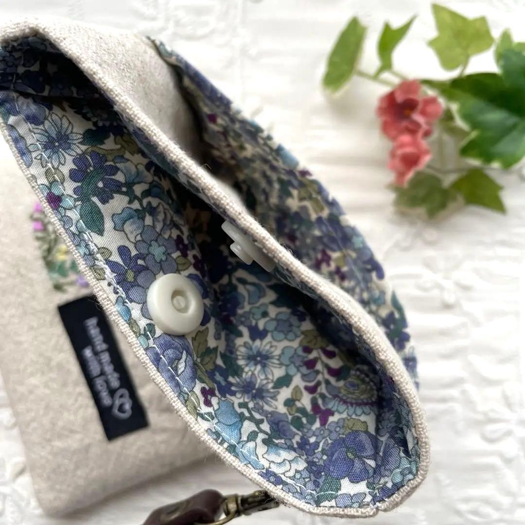 【384】ハンドメイド　刺繍ポーチ5点 (依頼品)