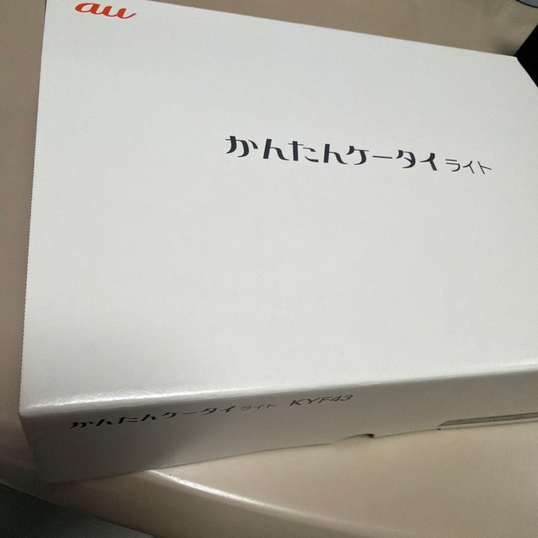 京セラ KYF43 かんたんケータイライト レッド