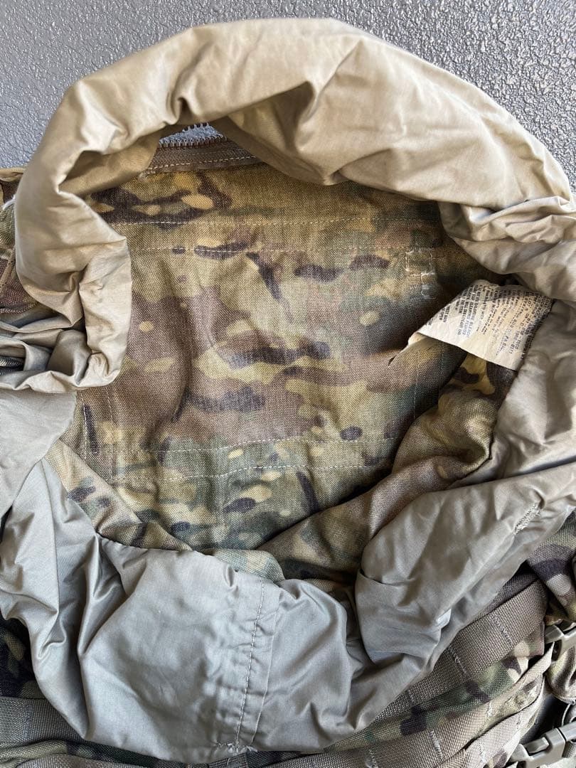 米軍放出品 ラージ リュックサック マルチカム MOLLE II フルセット