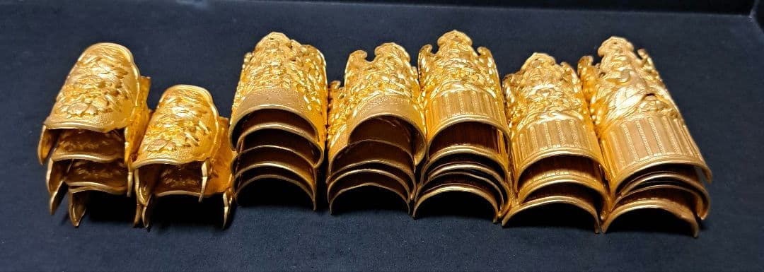 錺金具　真鍮　半円型(金メッキ) 　２８枚