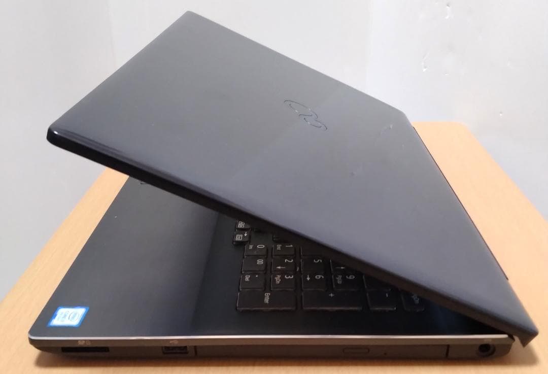 富士通 9世代Core i7 SSD500GBメモリ16G 17.3インチ