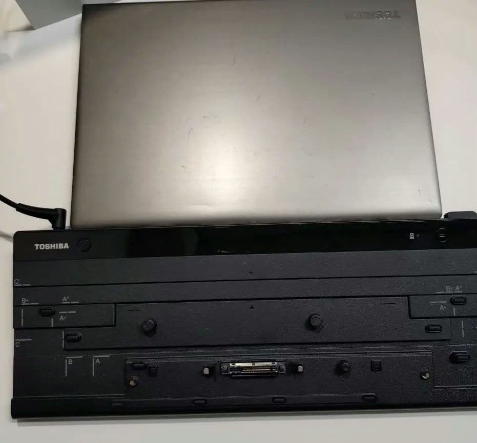 Toshiba 13.3インチノートPC＋ポート拡張ユニット
