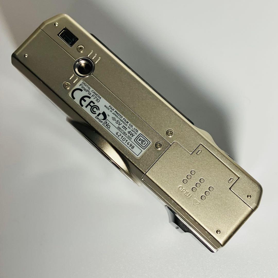 FUJIFILM FinePix F710 デジタルカメラ　ジャンク