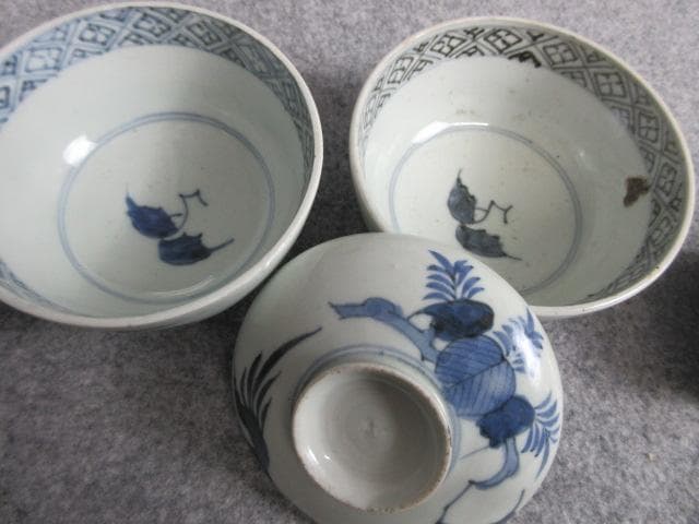 古伊万里染付蓋茶碗2個と蕎麦猪口3個 [B28765]