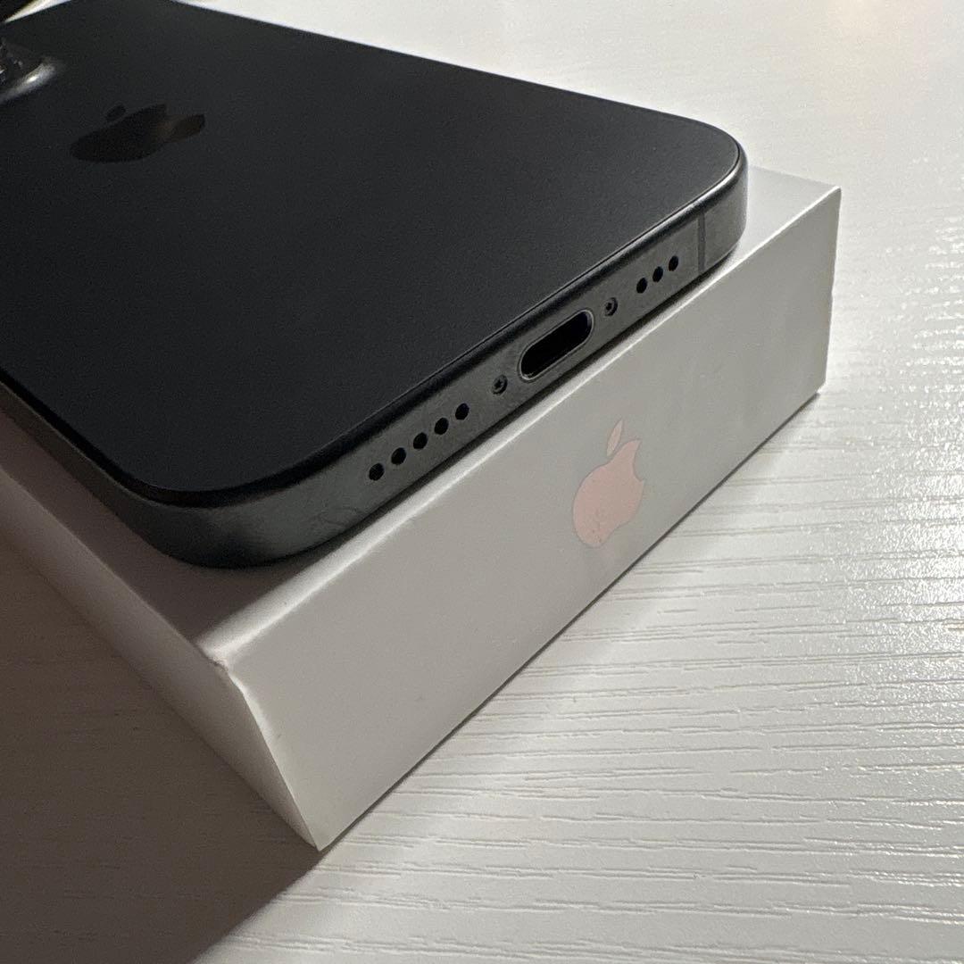 iPhone15 Pro 256GB ブラックチタニウム SIMフリー 極美品