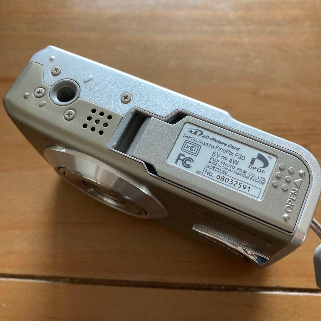 【作例あり】FUJIFILM finepix F30 CCDセンサー