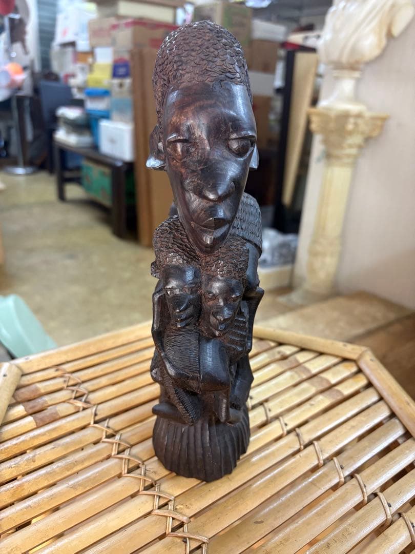 【極上品】マコンデ彫刻 ウジャマ 最高級黒檀（エボニー）一刀彫 22cm