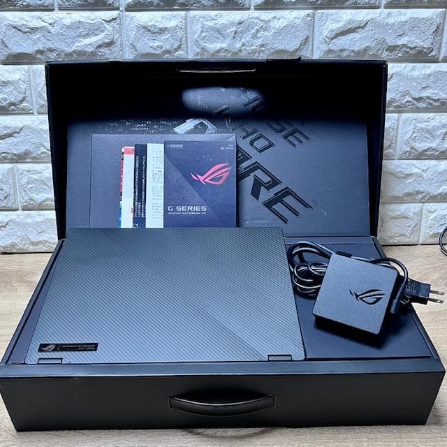 ◇極美品級◇コンバーチブルゲーミングPC！ASUS ROG Flow X13