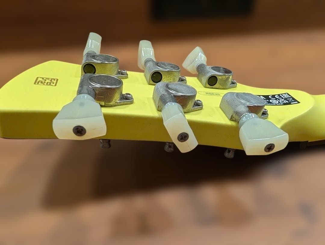 イエロー エレキギター レスポールスタイル