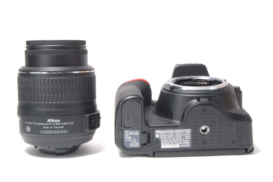 スマホ転送OK WiFi機能搭載 Nikon D5600 レンズキット 自撮り◎