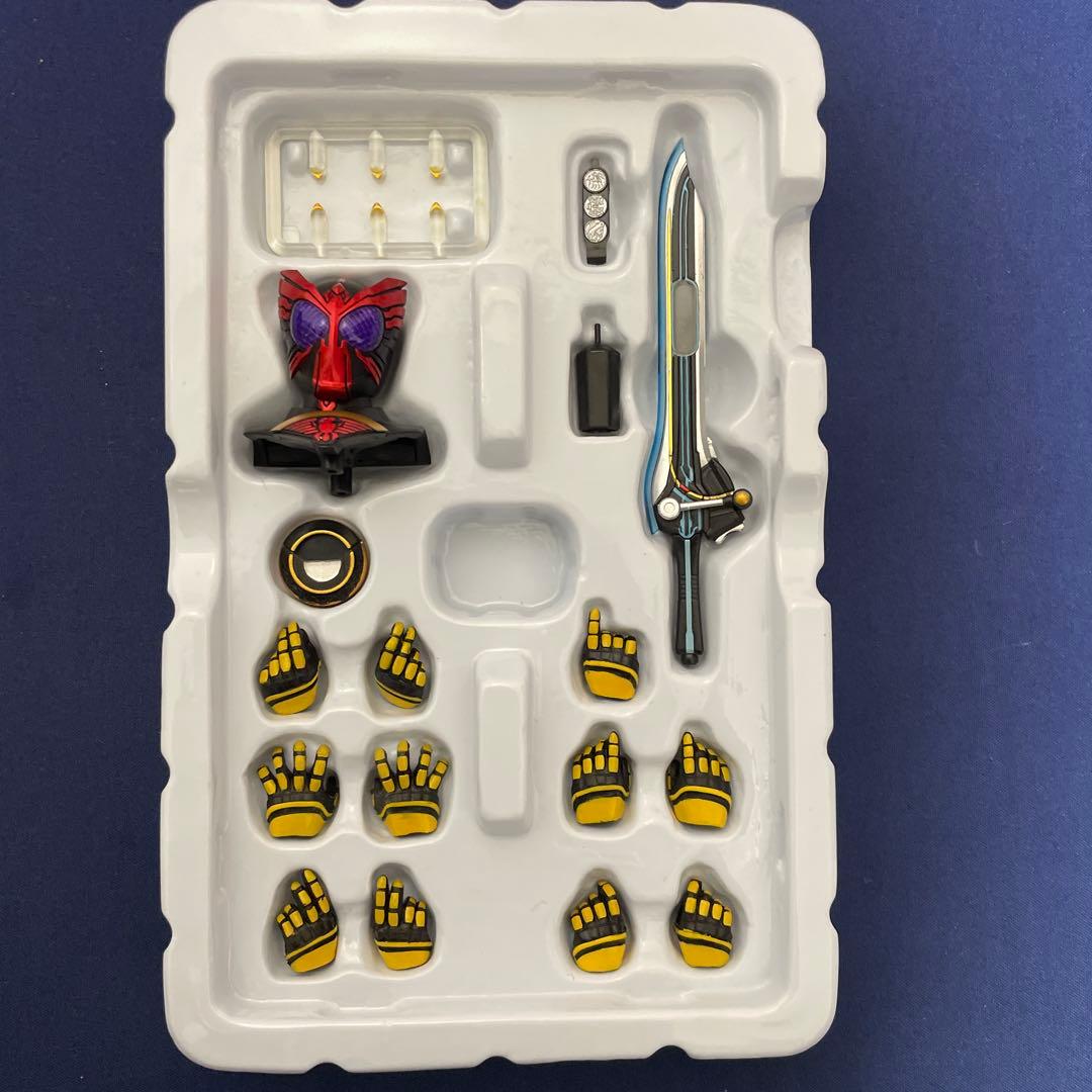 真骨彫製法　仮面ライダーラトラータ