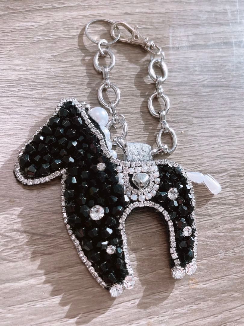 【モノトーンデザイン•ᴗ•✿BLACK】 お馬さん ハンドメイドバッグチャーム