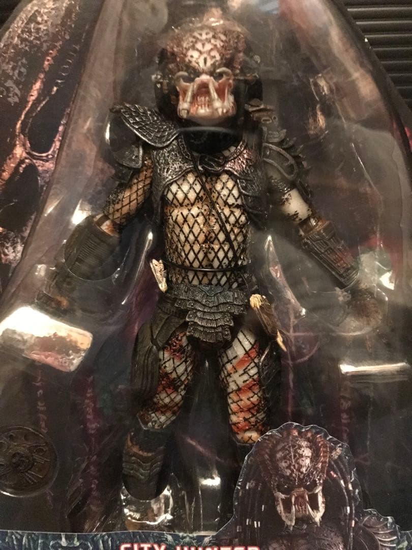 新品未使用　NECA シティーハンタープレデター　7インチ　アクションフィギュア
