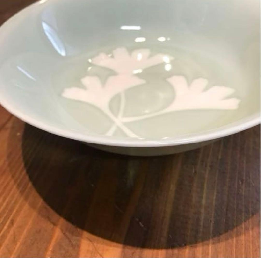 美品　人間国宝　井上萬二　青白磁　菓子鉢　鉢　盛り鉢　ボウル　銀杏　色合いが上品
