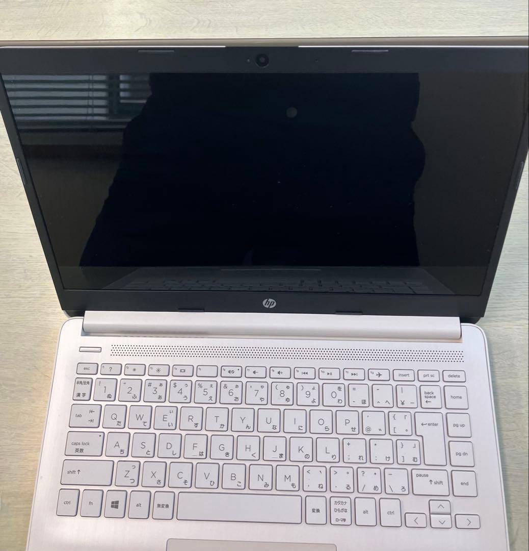 美品　HP Laptop 14s-dk0098AU