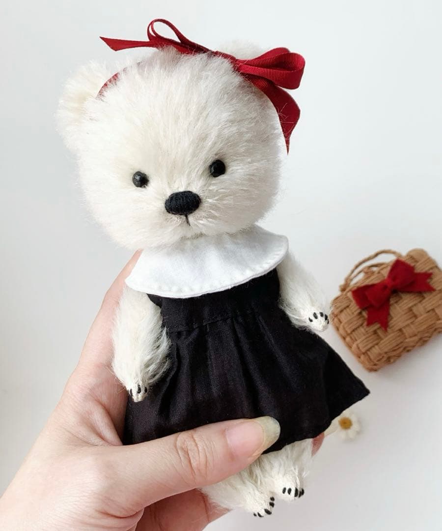 リボンカチューシャがお気に入り くまちゃん テディベア 海外作家様 ハンドメイド