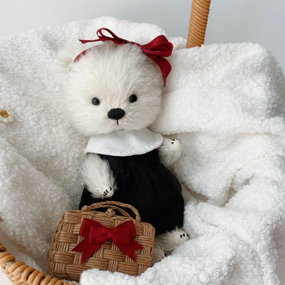 リボンカチューシャがお気に入り くまちゃん テディベア 海外作家様 ハンドメイド