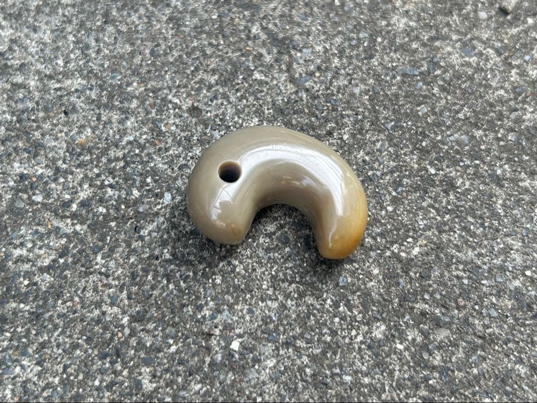 ギョク勾玉　錦石