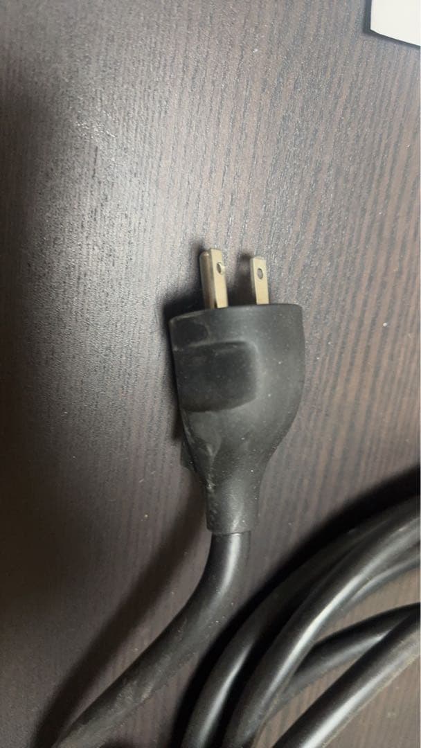 Tesla 充電ケーブル