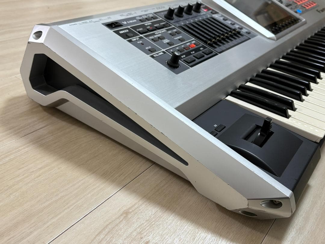 Roland Fantom G6 シンセサイザー