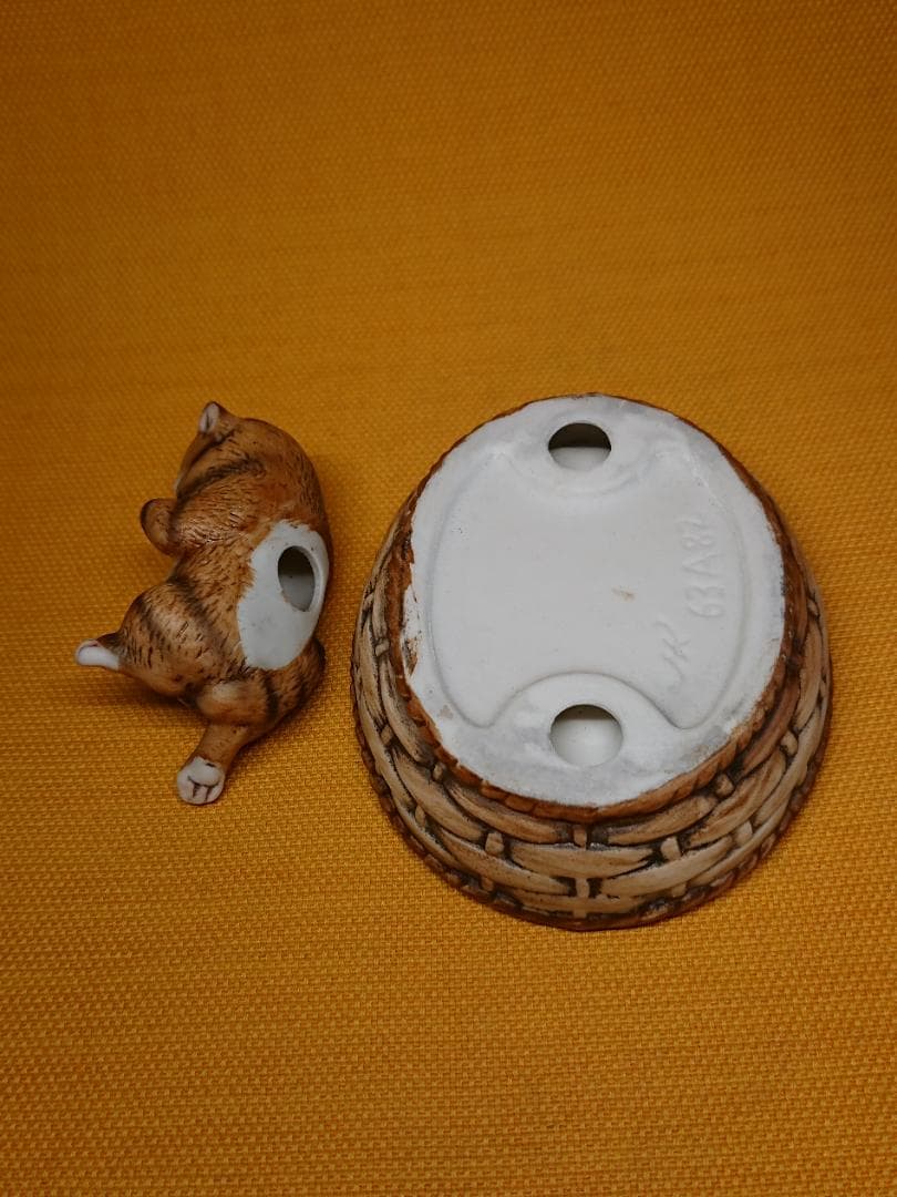 ネコ　イヌ　陶器　オブジェ　置物　インテリア　工芸品　美術品　A2717