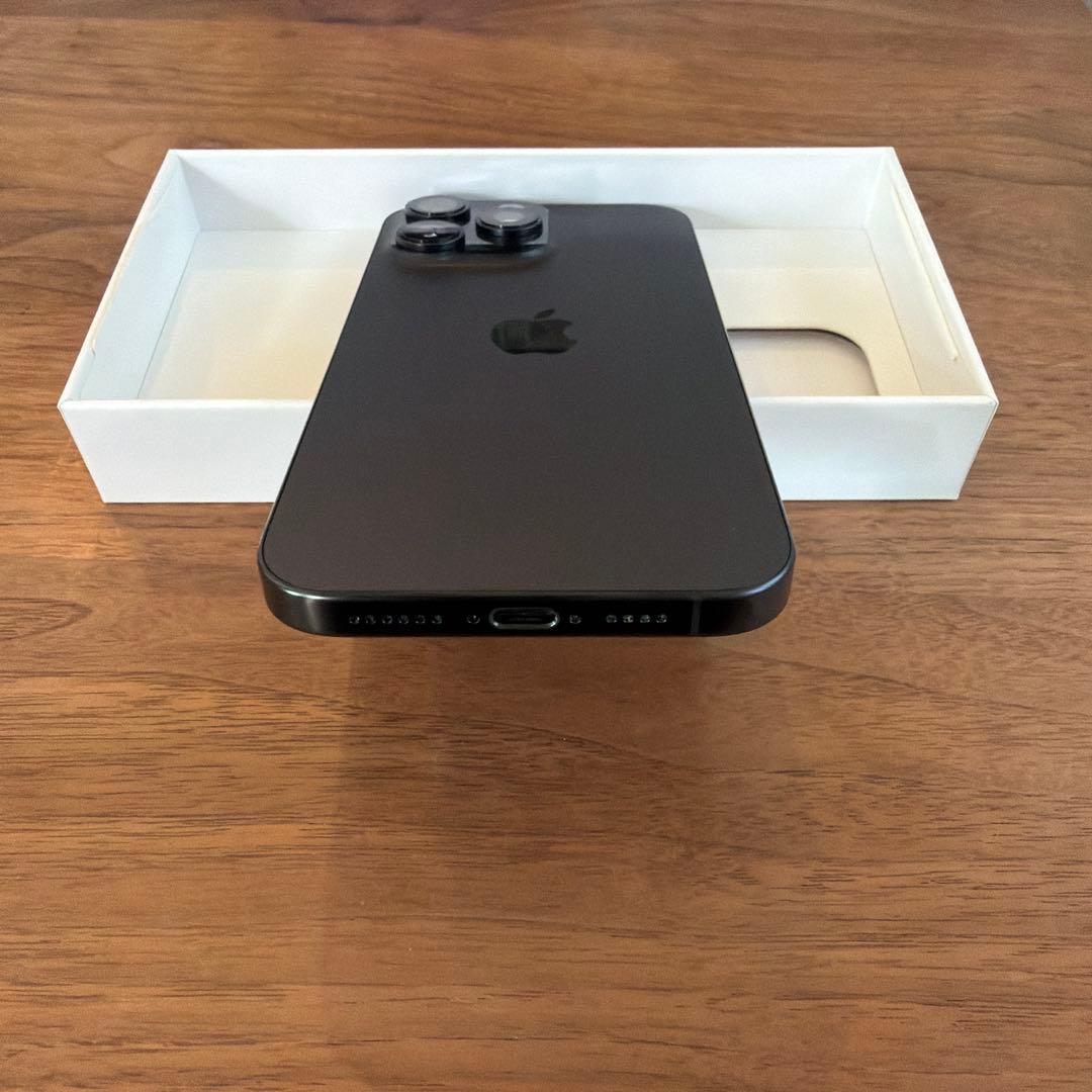 美品 Apple iPhone16 ProMAX 512G ブラックチタニウム