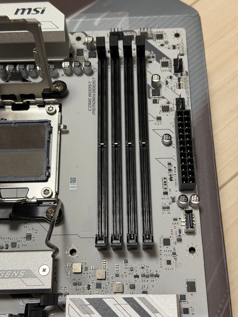 マザーボード：MSI B850 GAMING PLUS WIFI