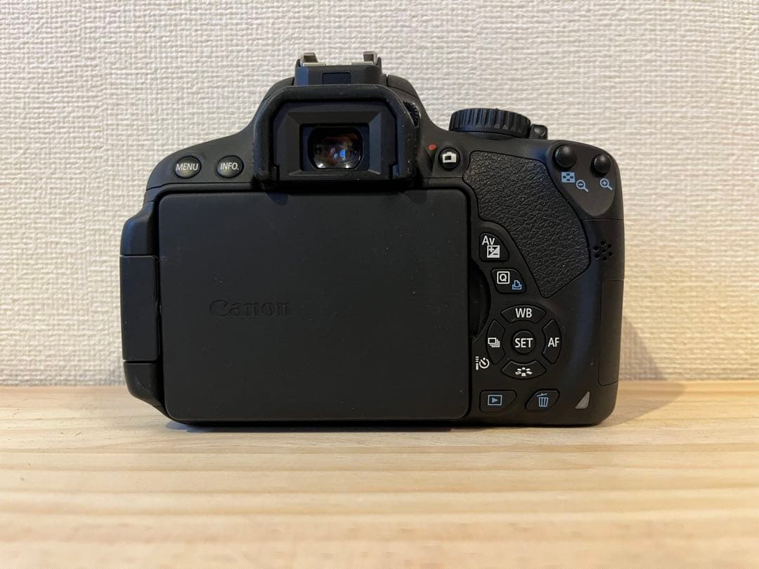 美品 完動品 Canon EOS Kiss X6i レンズキット #26046