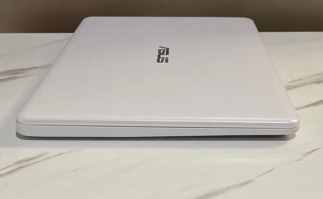 その他ノートPC本体 ASUS L406S celeron N3060 4GB 64GB SSD