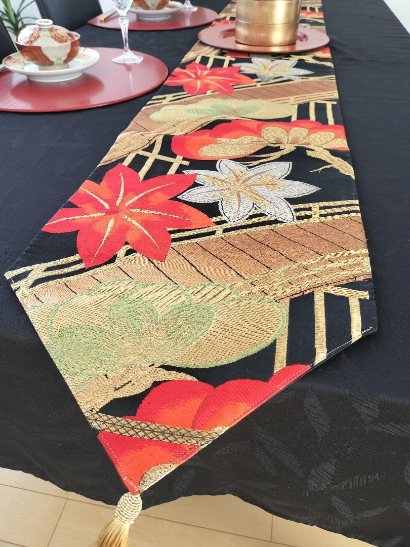 A887★逸品‼️豪華刺繍‼️テーブルランナー2m6cm