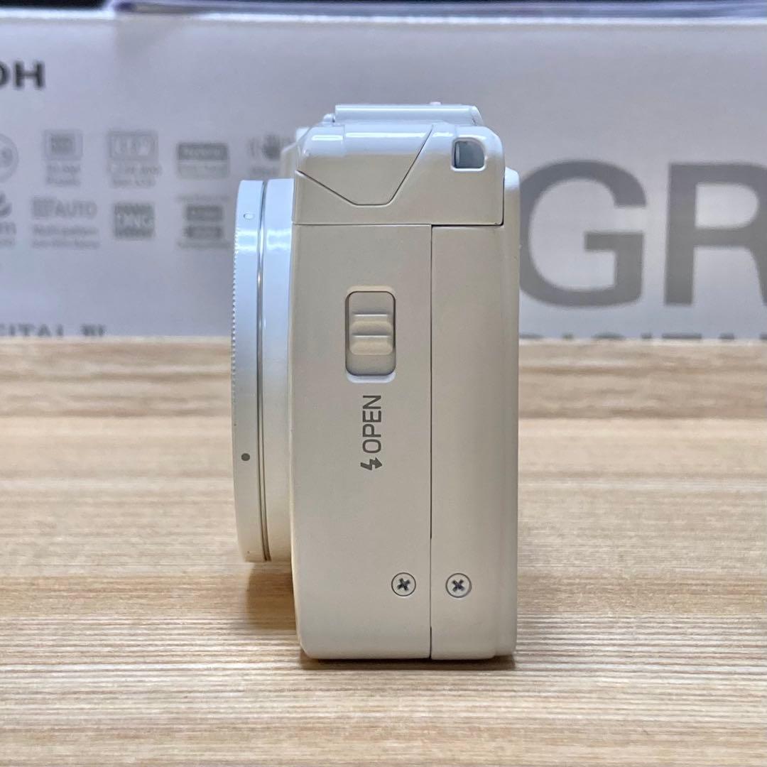 RICOH GR DIGITAL Ⅳ ホワイト エディション